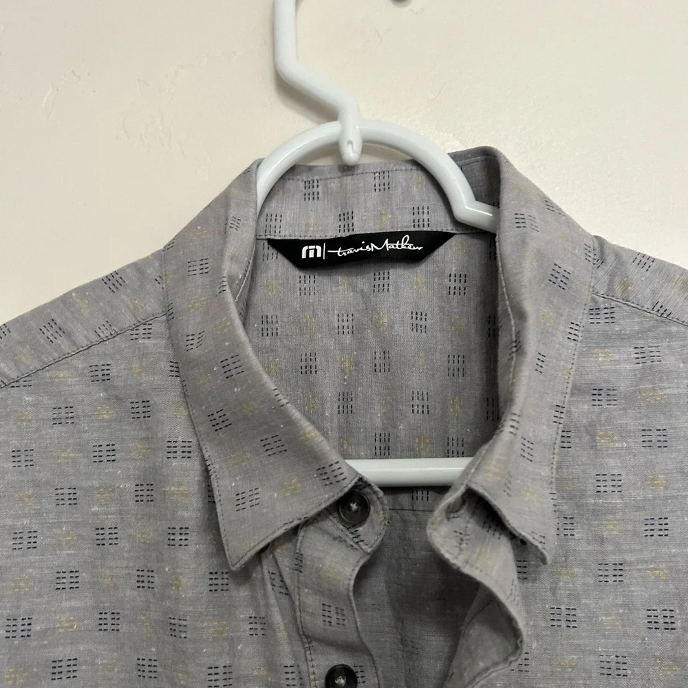 Travis Mathew bocce‎ ball short sleeve button up size small
